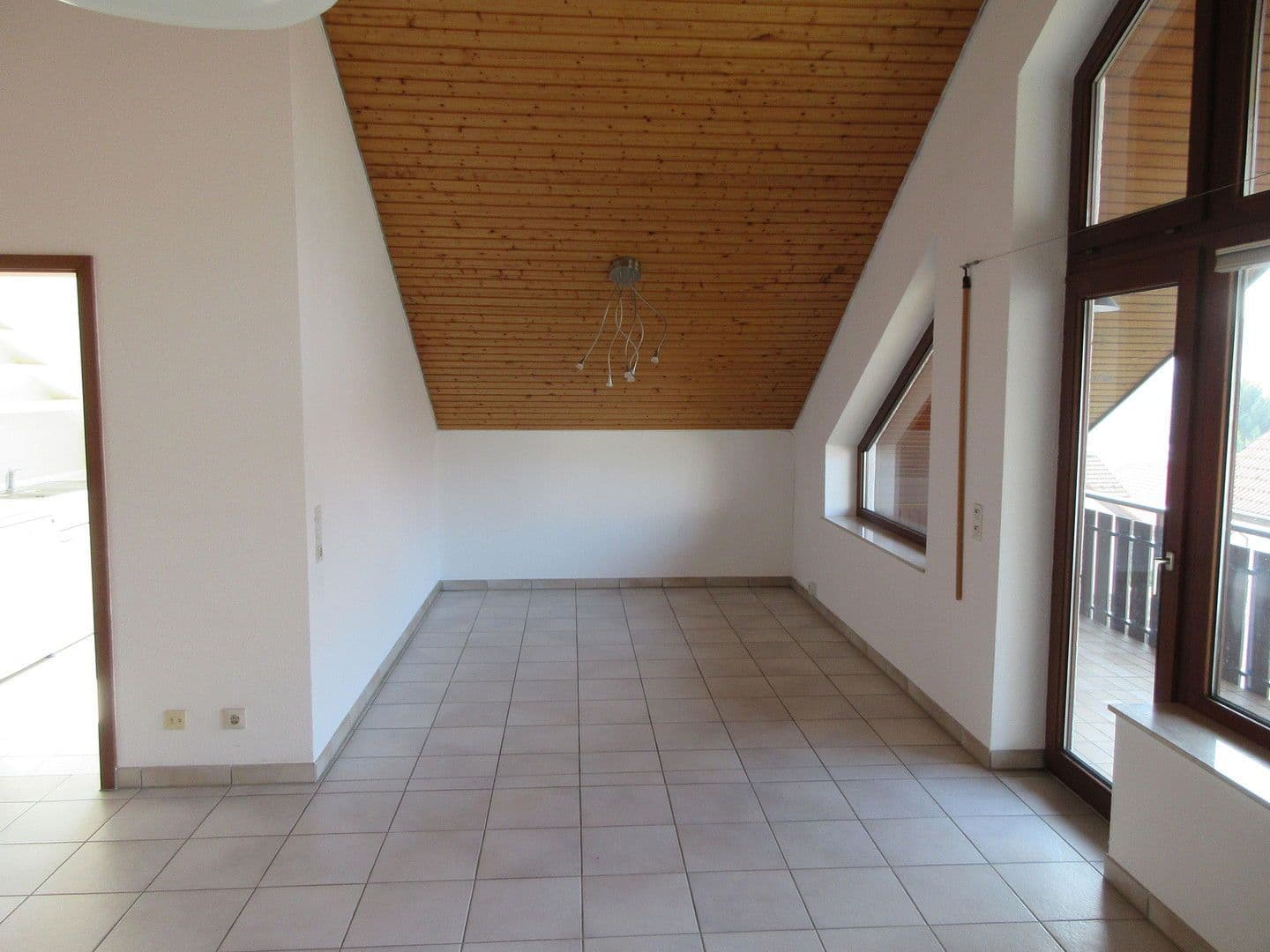 Prenájom bytu 2-izbový 70 m², Am Waldweg 20, Pforzheim, Bádensko-Wurttembersko Prenájom bytu 2-izbový 70 m², Am Waldweg 20, Pforzheim, Bádensko-Wurttembersko