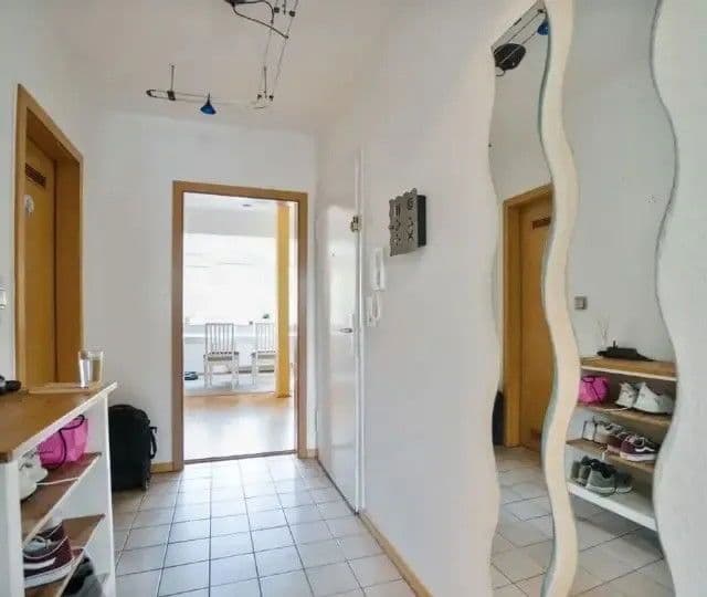 Prenájom bytu 2-izbový 90 m², Münsterstr. 86, Düsseldorf, Severné Porýnie - Westfálsko Prenájom bytu 2-izbový 90 m², Münsterstr. 86, Düsseldorf, Severné Porýnie - Westfálsko