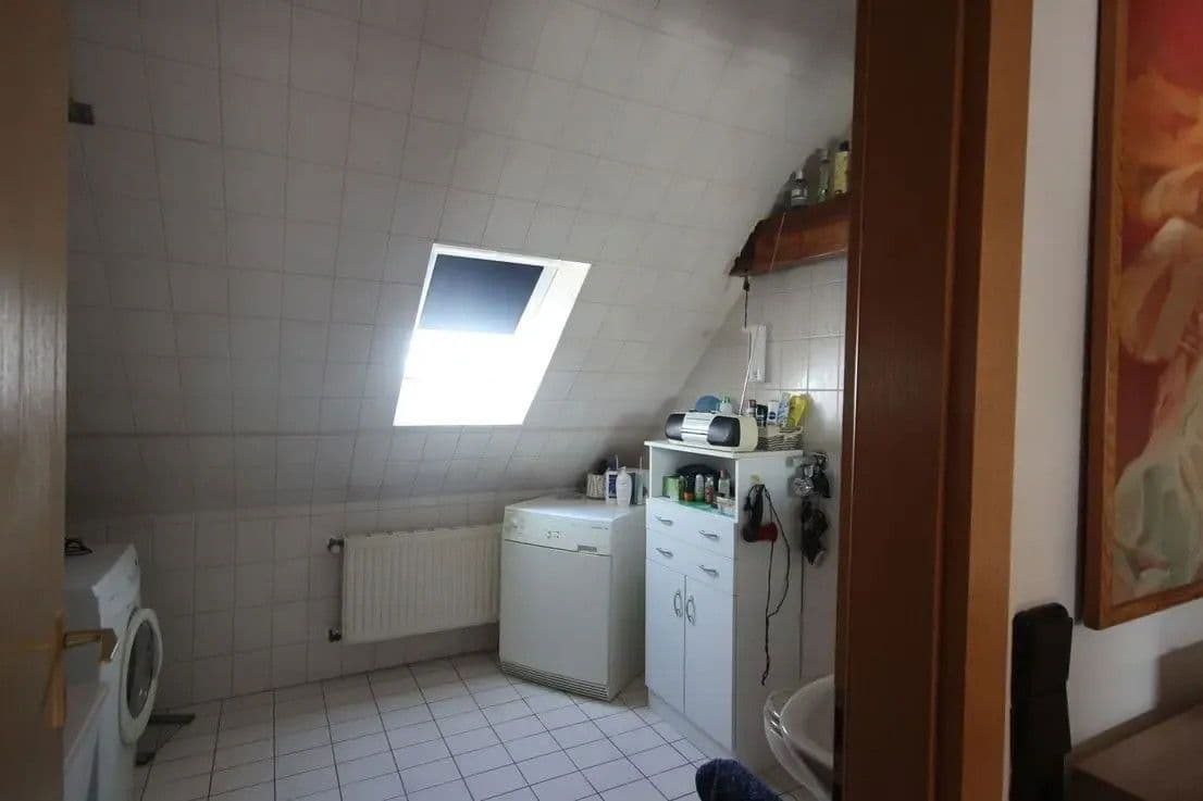 Prenájom bytu 2-izbový 90 m², Münsterstr. 86, Düsseldorf, Severné Porýnie - Westfálsko Prenájom bytu 2-izbový 90 m², Münsterstr. 86, Düsseldorf, Severné Porýnie - Westfálsko