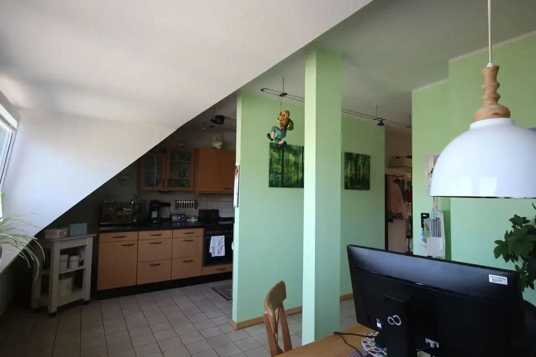 Prenájom bytu 2-izbový 90 m², Münsterstr. 86, Düsseldorf, Severné Porýnie - Westfálsko Prenájom bytu 2-izbový 90 m², Münsterstr. 86, Düsseldorf, Severné Porýnie - Westfálsko