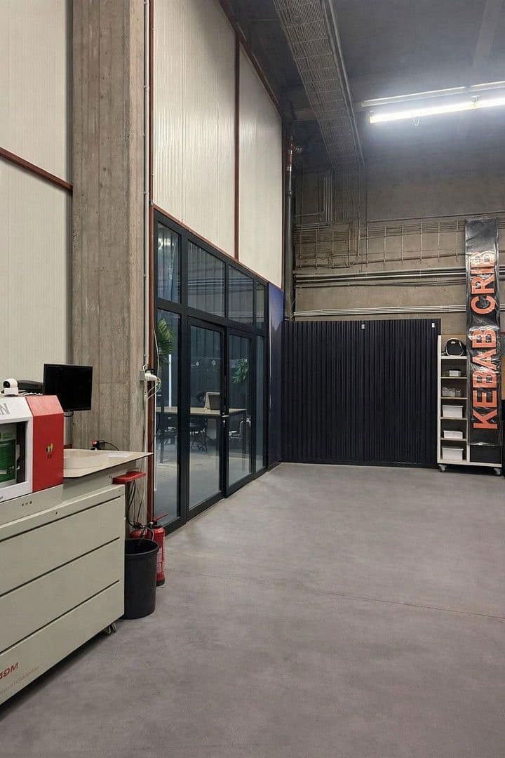 Prenájom nebytového priestoru 500 m², Sontraerstr. 16, Frankfurt am Main, Hesensko Prenájom nebytového priestoru 500 m², Sontraerstr. 16, Frankfurt am Main, Hesensko
