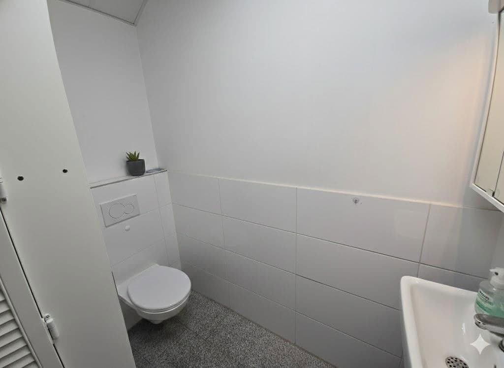 Prenájom kancelárie 133 m², Karlsruhe, Bádensko-Wurttembersko Prenájom kancelárie 133 m², Karlsruhe, Bádensko-Wurttembersko