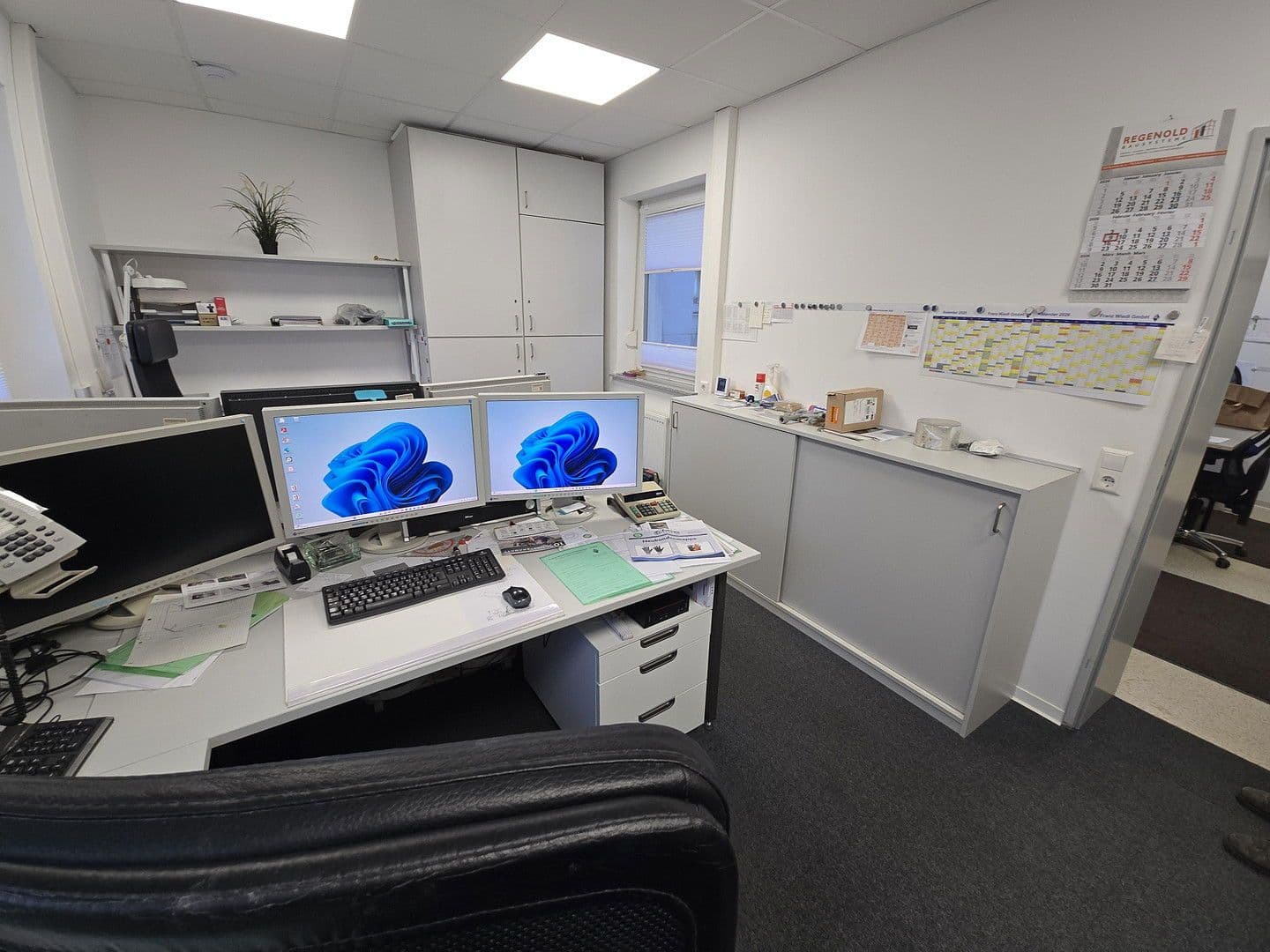 Prenájom kancelárie 133 m², Karlsruhe, Bádensko-Wurttembersko Prenájom kancelárie 133 m², Karlsruhe, Bádensko-Wurttembersko