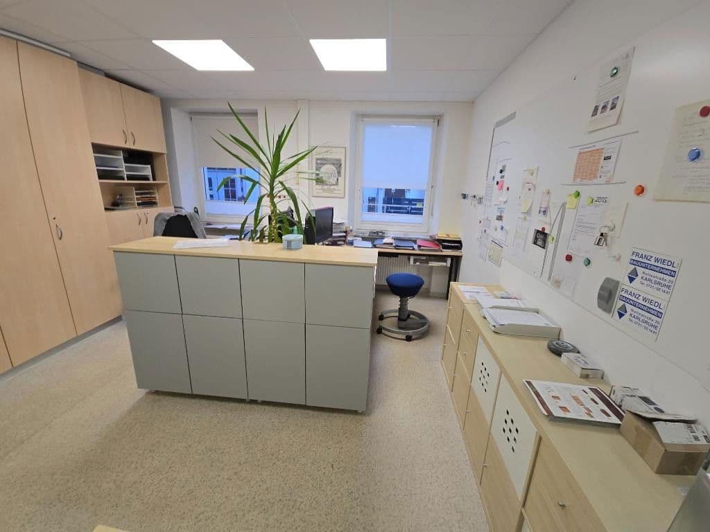 Prenájom kancelárie 133 m², Karlsruhe, Bádensko-Wurttembersko Prenájom kancelárie 133 m², Karlsruhe, Bádensko-Wurttembersko
