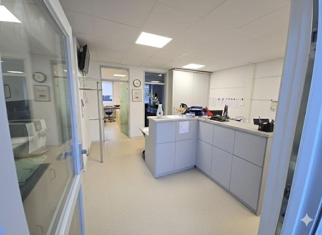 Prenájom kancelárie 133 m², Karlsruhe, Bádensko-Wurttembersko Prenájom kancelárie 133 m², Karlsruhe, Bádensko-Wurttembersko