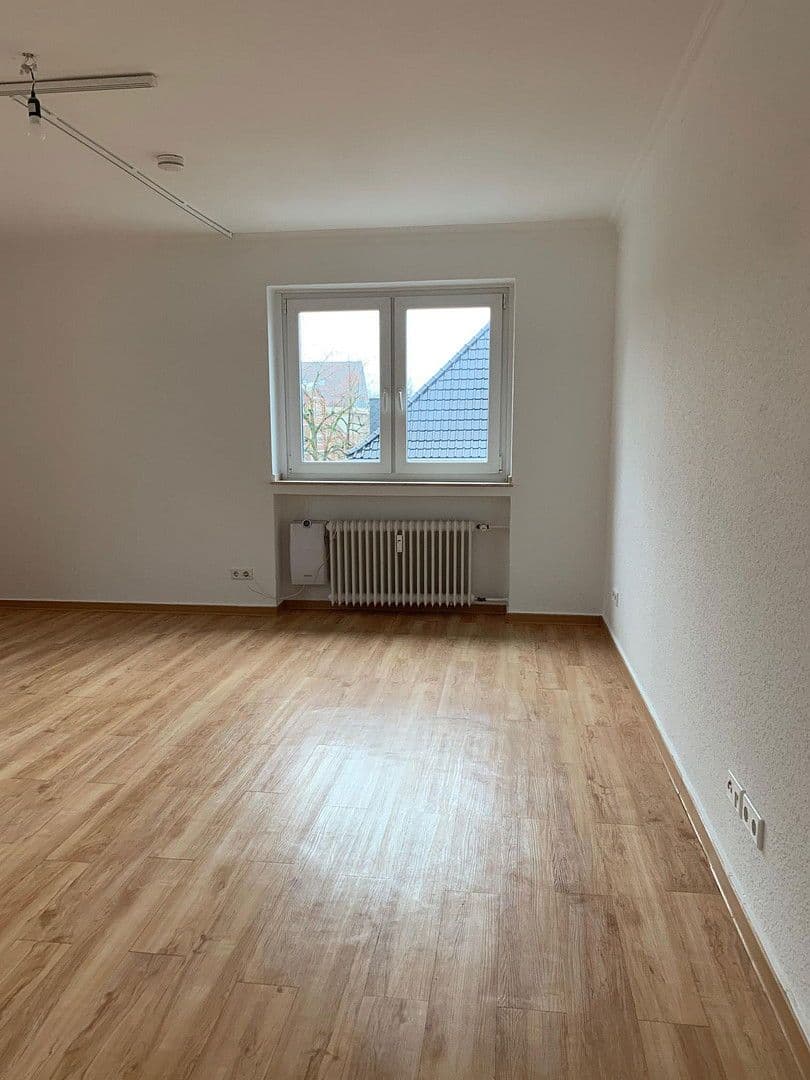Prenájom bytu 1-izbový 40 m², Feldstraße 1, Meerbusch, Severné Porýnie - Westfálsko Prenájom bytu 1-izbový 40 m², Feldstraße 1, Meerbusch, Severné Porýnie - Westfálsko