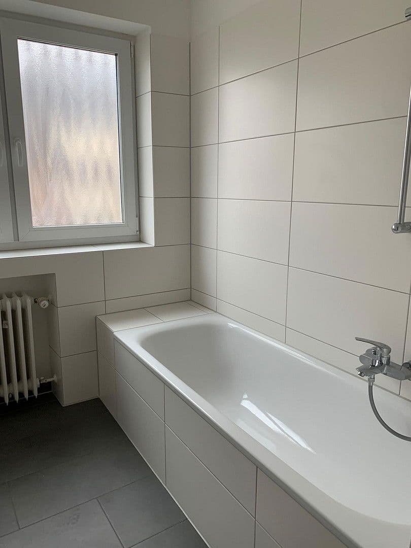 Prenájom bytu 1-izbový 40 m², Feldstraße 1, Meerbusch, Severné Porýnie - Westfálsko Prenájom bytu 1-izbový 40 m², Feldstraße 1, Meerbusch, Severné Porýnie - Westfálsko