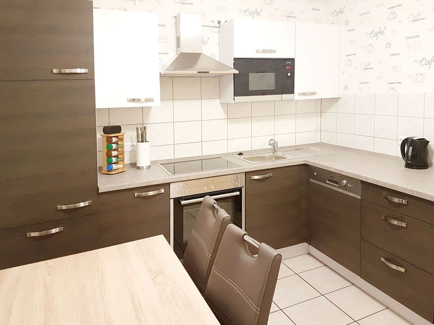 Prenájom bytu 3-izbový 105 m², Nörvenich, Severné Porýnie - Westfálsko Prenájom bytu 3-izbový 105 m², Nörvenich, Severné Porýnie - Westfálsko