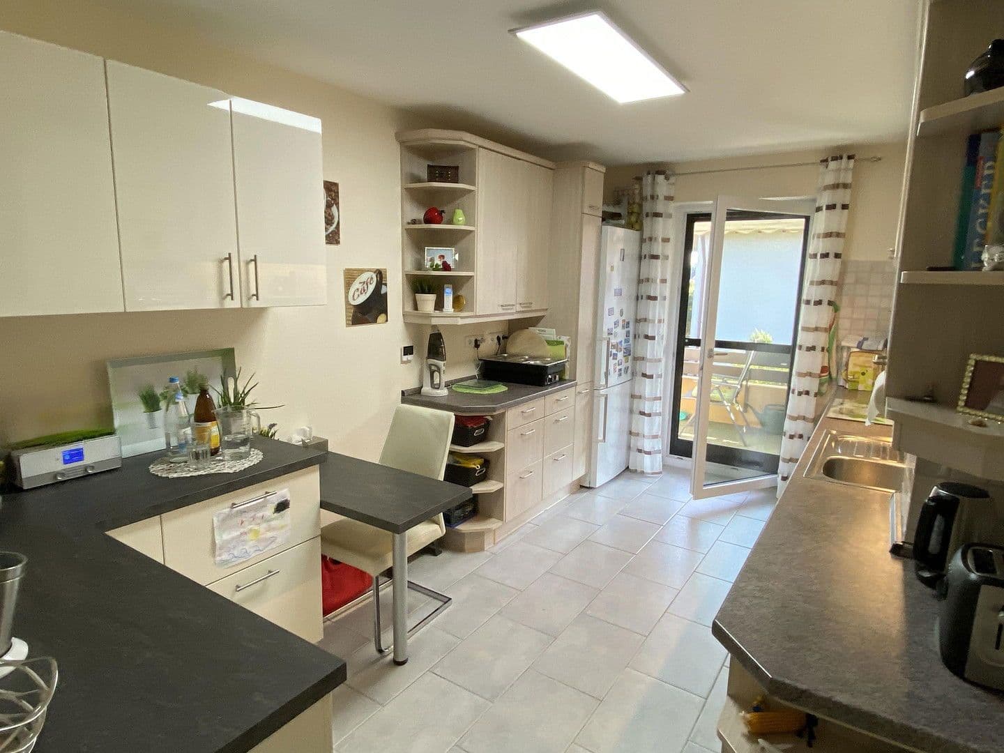 Prenájom bytu 4-izbový 116 m², Königsbrunn, Bavorsko Prenájom bytu 4-izbový 116 m², Königsbrunn, Bavorsko