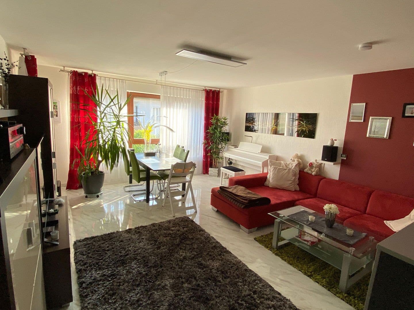 Prenájom bytu 4-izbový 116 m², Königsbrunn, Bavorsko Prenájom bytu 4-izbový 116 m², Königsbrunn, Bavorsko