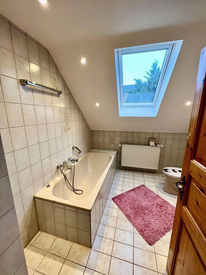 Prenájom domu 170 m², pozemek 190 m², Bad Dürkheim, Porýnie-Falcko Prenájom domu 170 m², pozemek 190 m², Bad Dürkheim, Porýnie-Falcko