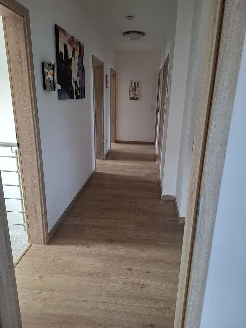 Prenájom bytu 4-izbový 92 m², Bösinger Straße 28, Haiterbach, Bádensko-Wurttembersko Prenájom bytu 4-izbový 92 m², Bösinger Straße 28, Haiterbach, Bádensko-Wurttembersko