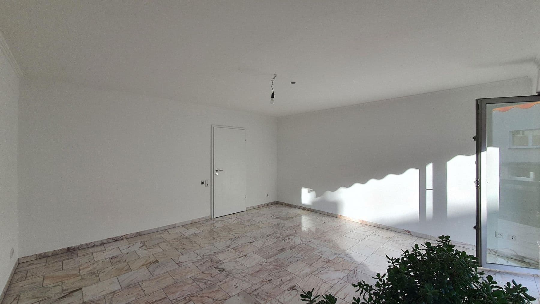 Prenájom bytu 4-izbový 130 m², Duisburg, Severné Porýnie - Westfálsko Prenájom bytu 4-izbový 130 m², Duisburg, Severné Porýnie - Westfálsko