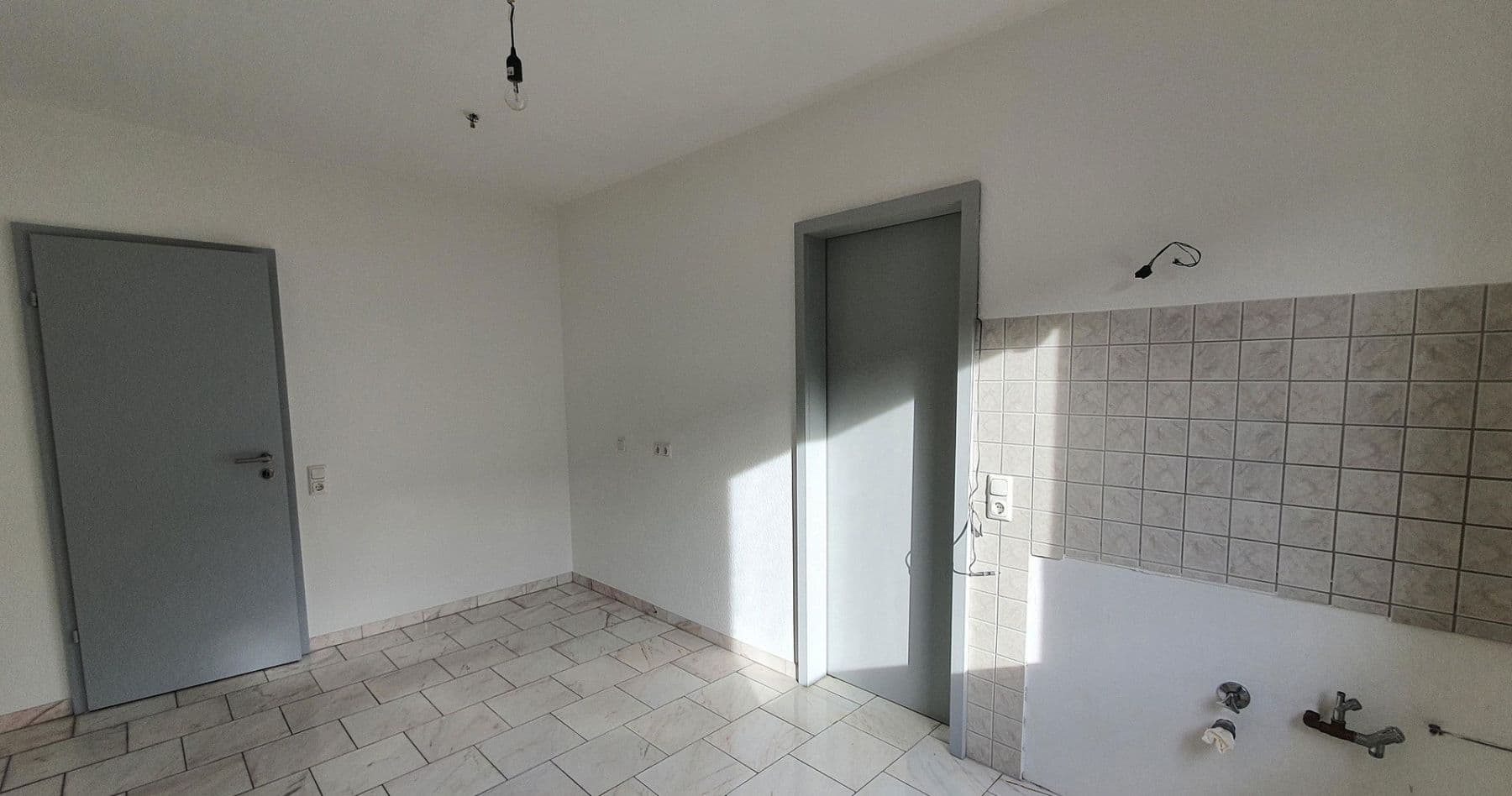 Prenájom bytu 4-izbový 130 m², Duisburg, Severné Porýnie - Westfálsko Prenájom bytu 4-izbový 130 m², Duisburg, Severné Porýnie - Westfálsko