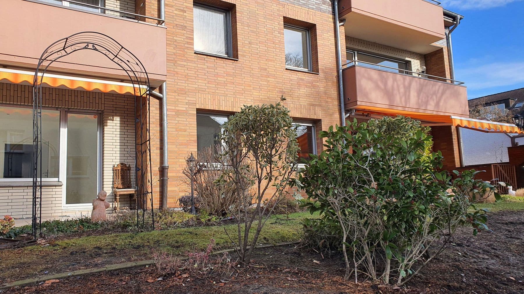 Prenájom bytu 4-izbový 130 m², Duisburg, Severné Porýnie - Westfálsko Prenájom bytu 4-izbový 130 m², Duisburg, Severné Porýnie - Westfálsko