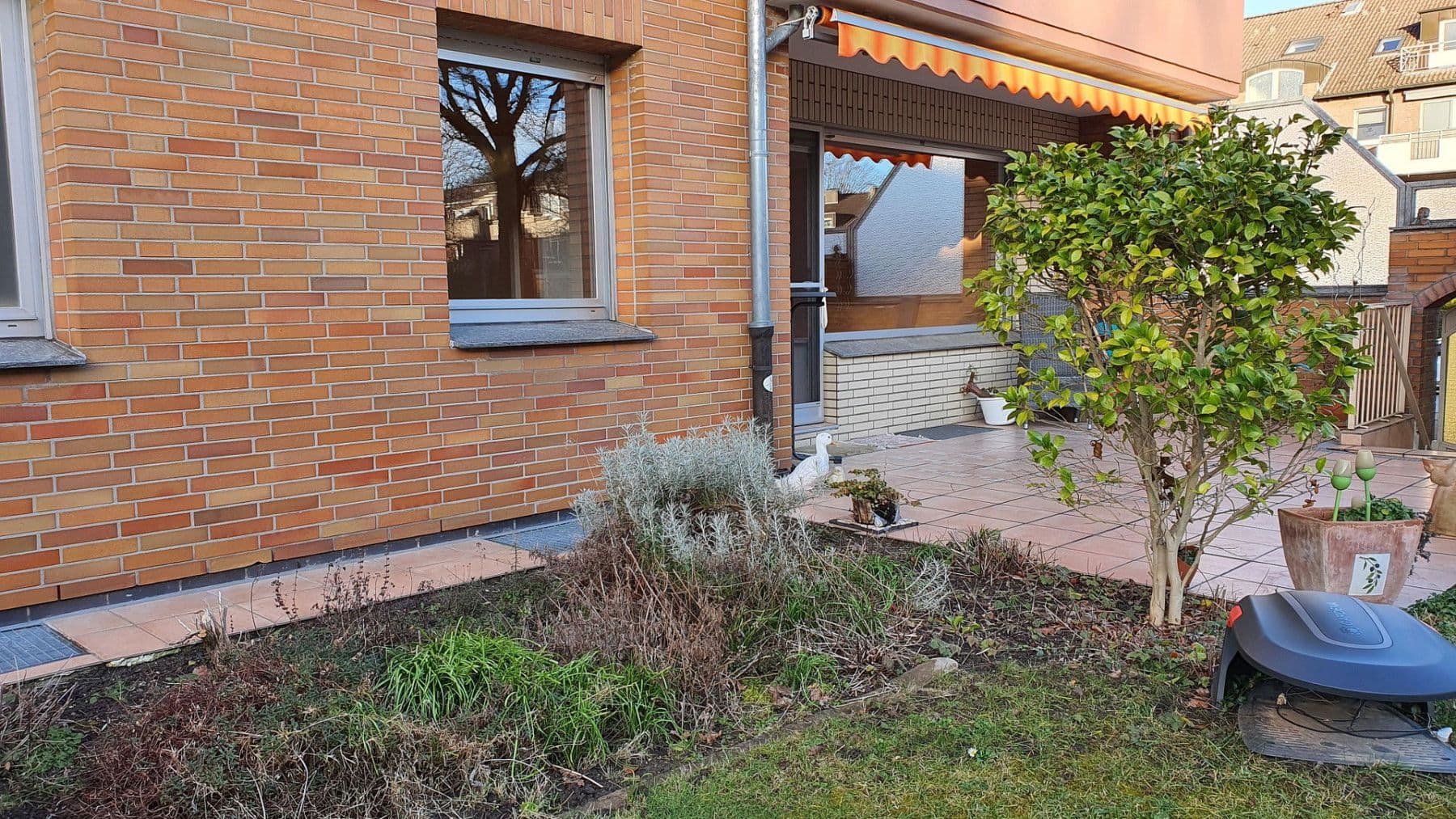 Prenájom bytu 4-izbový 130 m², Duisburg, Severné Porýnie - Westfálsko Prenájom bytu 4-izbový 130 m², Duisburg, Severné Porýnie - Westfálsko