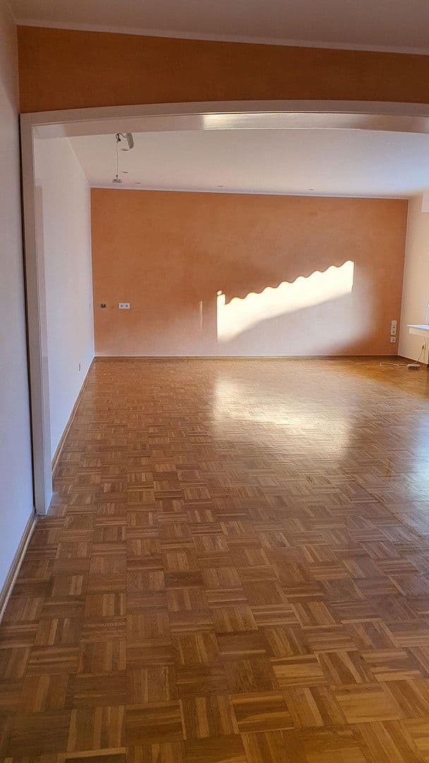 Prenájom bytu 4-izbový 130 m², Duisburg, Severné Porýnie - Westfálsko Prenájom bytu 4-izbový 130 m², Duisburg, Severné Porýnie - Westfálsko