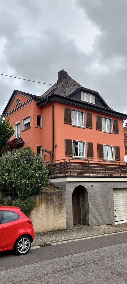 Predaj domu 216 m², pozemek 580 m², Sankt Johanner Straße 49, Saarbrücken, Sársko Predaj domu 216 m², pozemek 580 m², Sankt Johanner Straße 49, Saarbrücken, Sársko