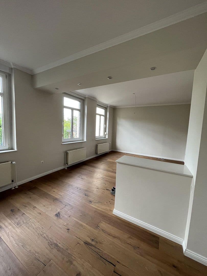 Prenájom bytu 5-izbový 150 m², Wupperstr. 101, Solingen, Severné Porýnie - Westfálsko Prenájom bytu 5-izbový 150 m², Wupperstr. 101, Solingen, Severné Porýnie - Westfálsko