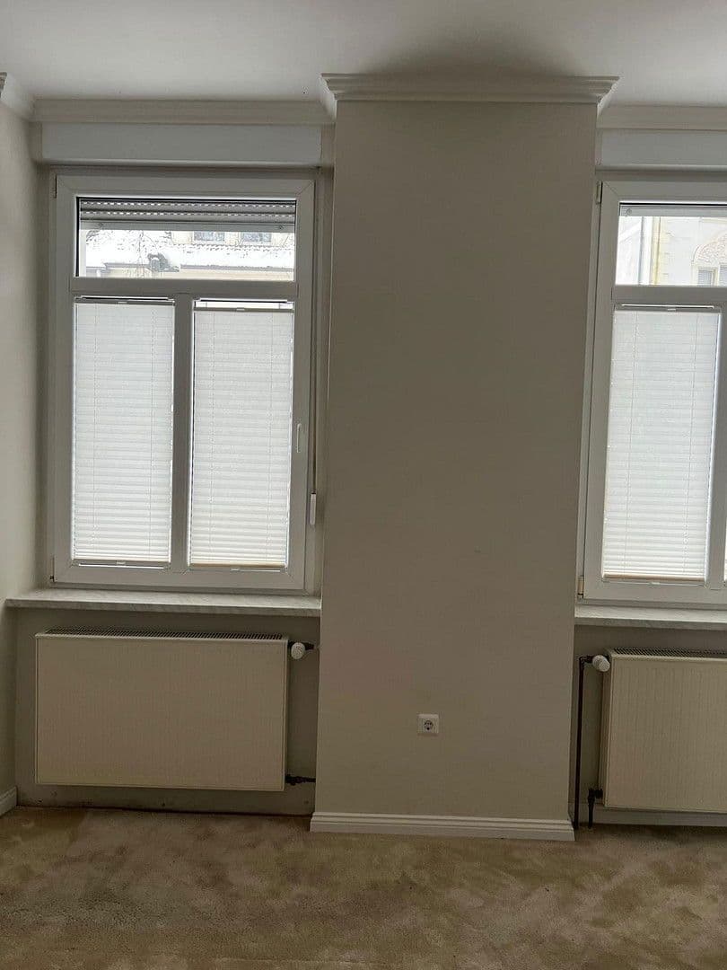 Prenájom bytu 5-izbový 150 m², Wupperstr. 101, Solingen, Severné Porýnie - Westfálsko Prenájom bytu 5-izbový 150 m², Wupperstr. 101, Solingen, Severné Porýnie - Westfálsko