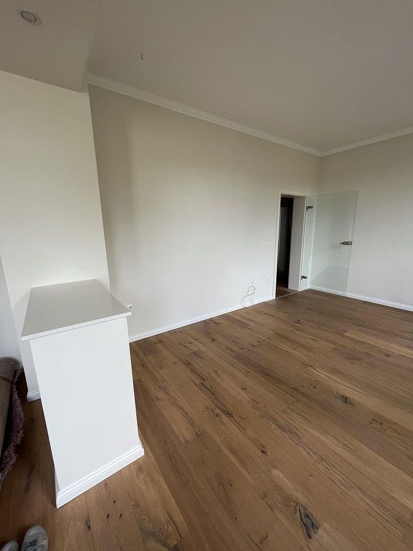 Prenájom bytu 5-izbový 150 m², Wupperstr. 101, Solingen, Severné Porýnie - Westfálsko Prenájom bytu 5-izbový 150 m², Wupperstr. 101, Solingen, Severné Porýnie - Westfálsko