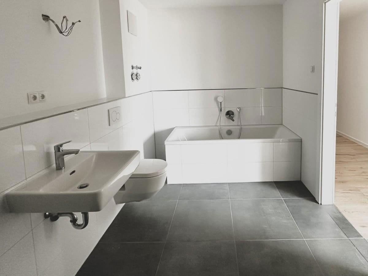 Prenájom bytu 3-izbový 100 m², Kieselbronn, Bádensko-Wurttembersko Prenájom bytu 3-izbový 100 m², Kieselbronn, Bádensko-Wurttembersko