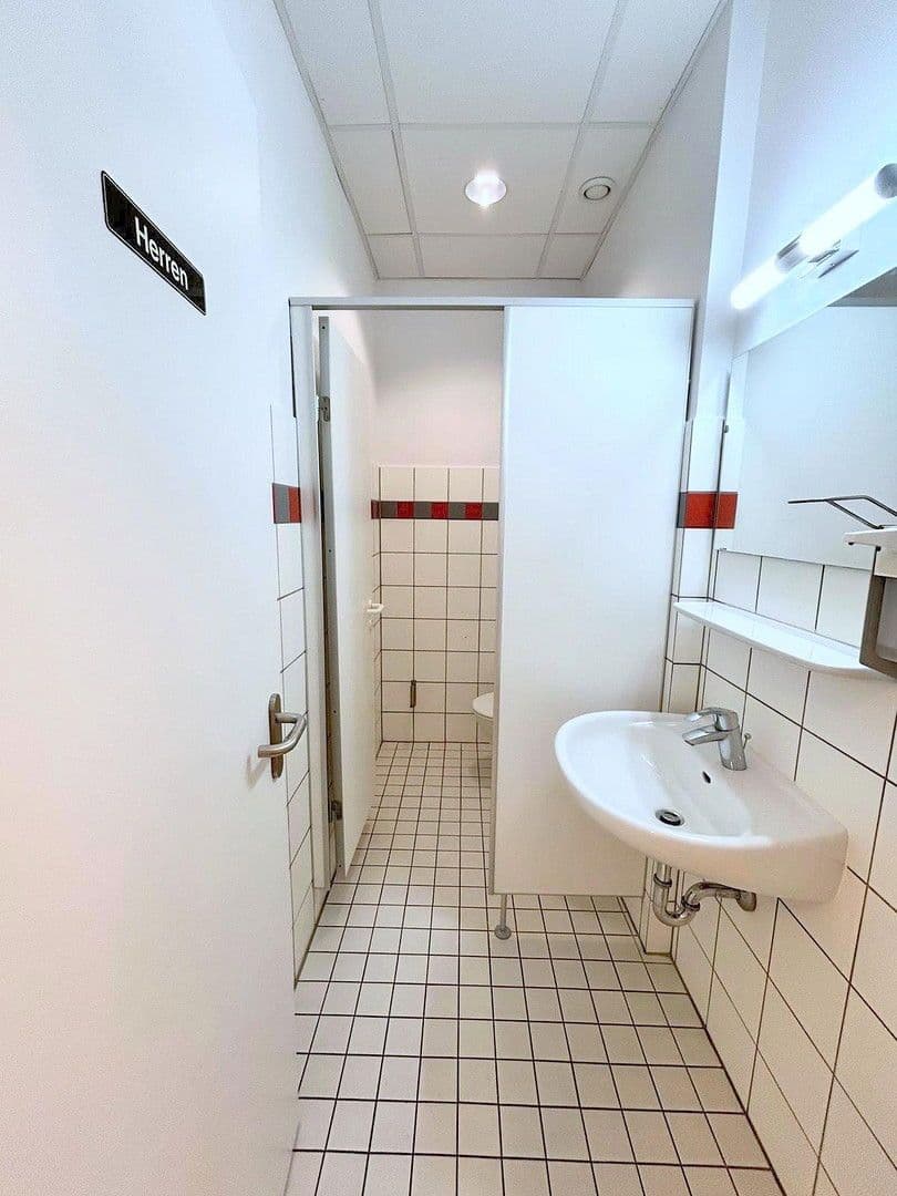 Prenájom kancelárie 150 m², Lilienthalstraße 5b, Schönefeld, Brandenbursko Prenájom kancelárie 150 m², Lilienthalstraße 5b, Schönefeld, Brandenbursko