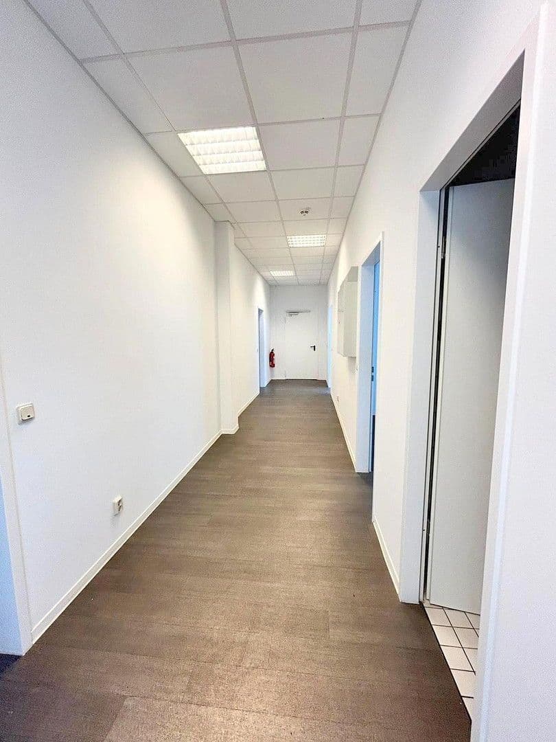 Prenájom kancelárie 150 m², Lilienthalstraße 5b, Schönefeld, Brandenbursko Prenájom kancelárie 150 m², Lilienthalstraße 5b, Schönefeld, Brandenbursko