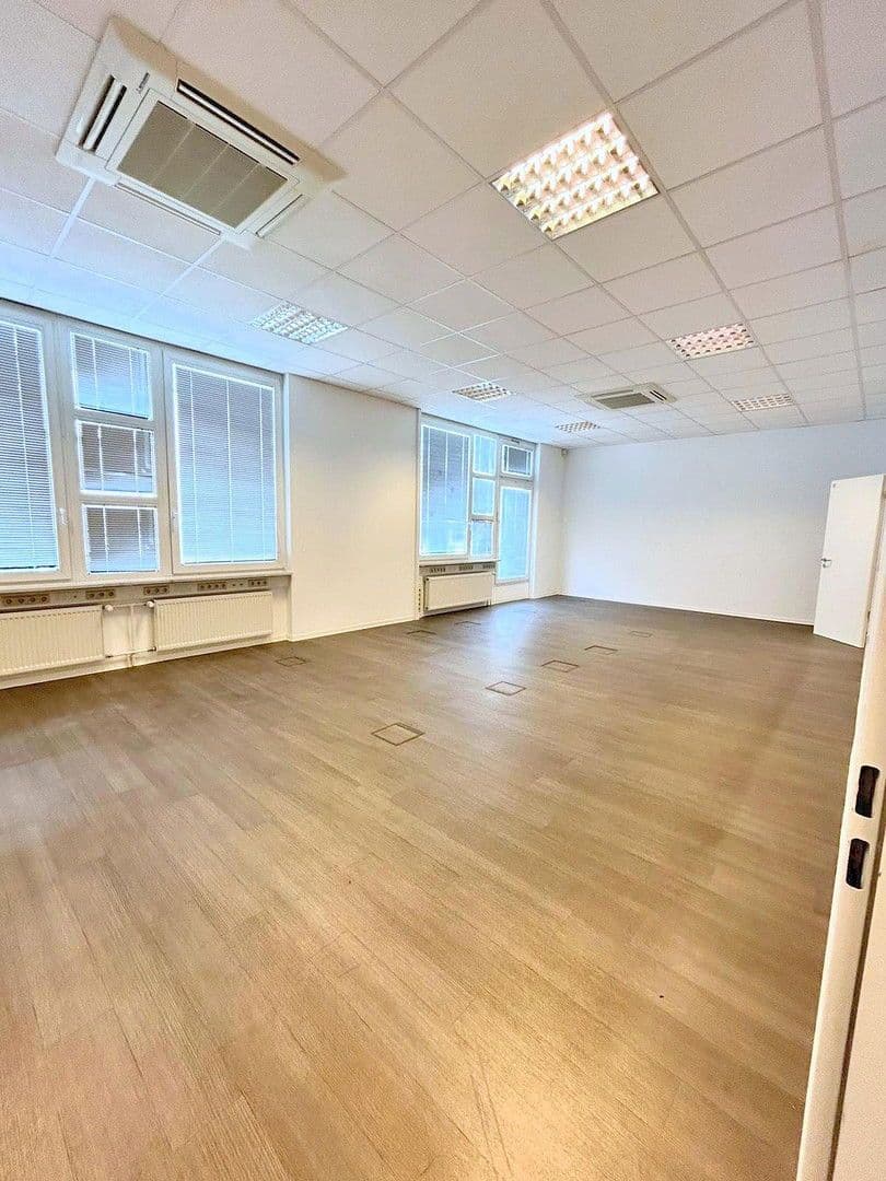 Prenájom kancelárie 150 m², Lilienthalstraße 5b, Schönefeld, Brandenbursko Prenájom kancelárie 150 m², Lilienthalstraße 5b, Schönefeld, Brandenbursko