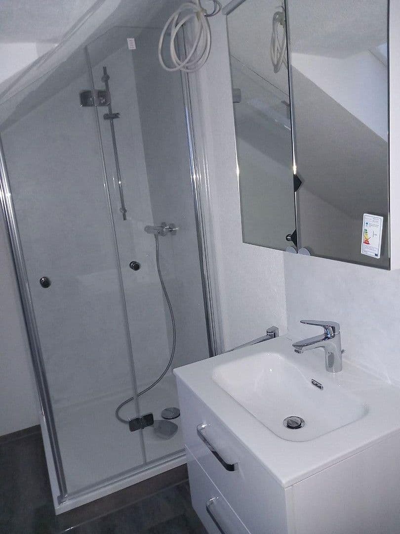 Prenájom bytu 2-izbový 70 m², Unterschneidheim, Bádensko-Wurttembersko Prenájom bytu 2-izbový 70 m², Unterschneidheim, Bádensko-Wurttembersko