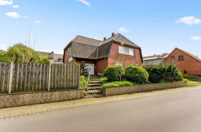 Predaj domu 211 m², pozemek 1.400 m², Lamstedt, Dolné Sasko Predaj domu 211 m², pozemek 1.400 m², Lamstedt, Dolné Sasko