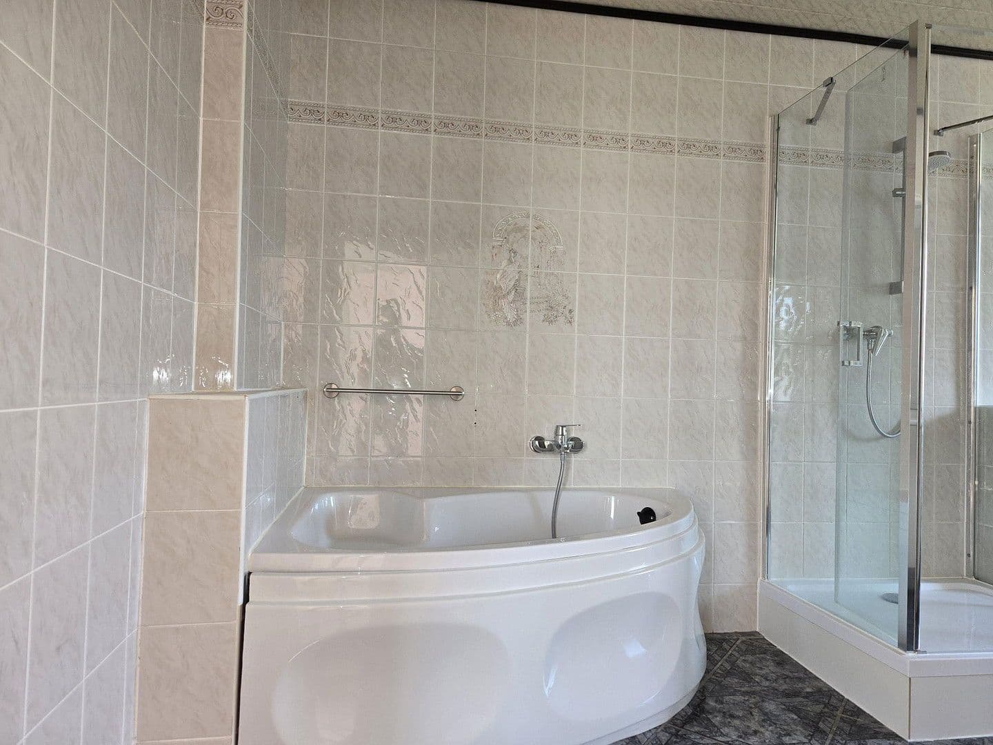 Prenájom domu 184 m², pozemek 222 m², Weinbergstr. 59, Bad Schönborn, Bádensko-Wurttembersko Prenájom domu 184 m², pozemek 222 m², Weinbergstr. 59, Bad Schönborn, Bádensko-Wurttembersko