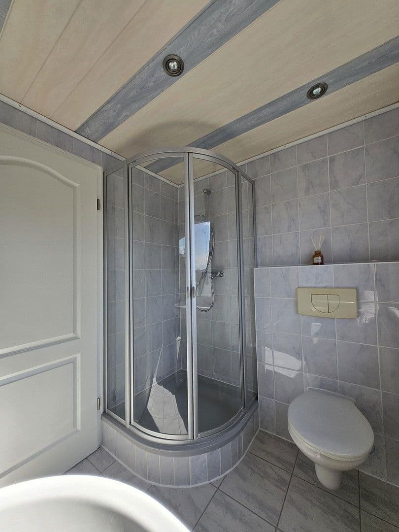 Prenájom domu 184 m², pozemek 222 m², Weinbergstr. 59, Bad Schönborn, Bádensko-Wurttembersko Prenájom domu 184 m², pozemek 222 m², Weinbergstr. 59, Bad Schönborn, Bádensko-Wurttembersko