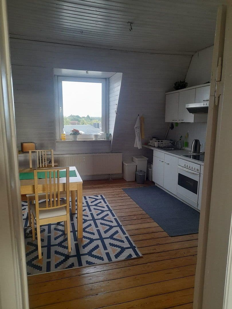 Prenájom bytu 2-izbový 55 m², Holtenauer Straße 211, Kiel, Šlezvicko-Holštajnsko Prenájom bytu 2-izbový 55 m², Holtenauer Straße 211, Kiel, Šlezvicko-Holštajnsko