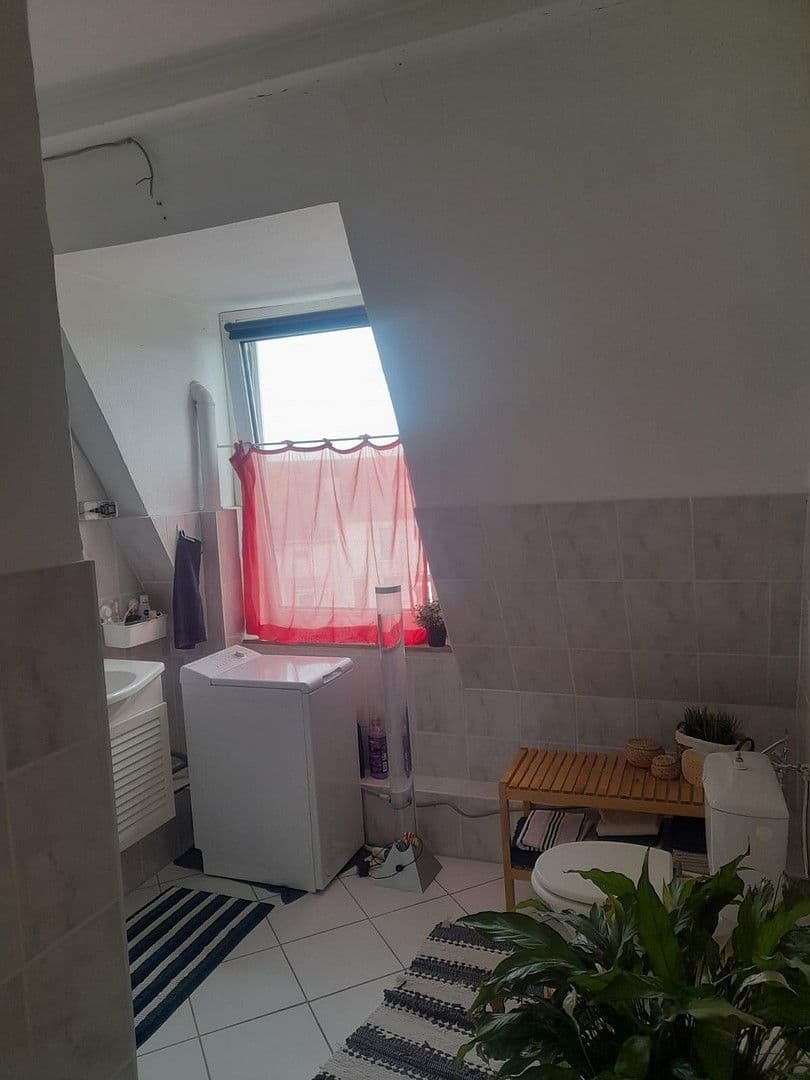 Prenájom bytu 2-izbový 55 m², Holtenauer Straße 211, Kiel, Šlezvicko-Holštajnsko Prenájom bytu 2-izbový 55 m², Holtenauer Straße 211, Kiel, Šlezvicko-Holštajnsko