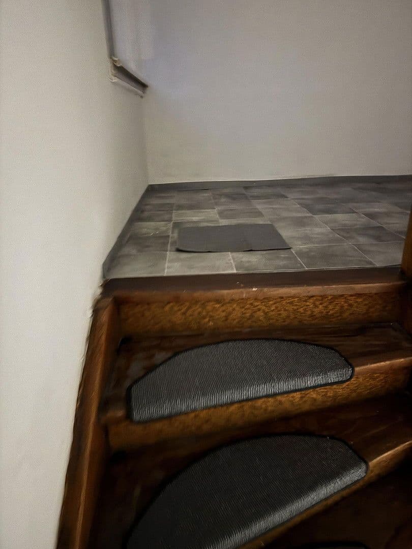 Predaj domu 155 m², pozemek 485 m², Höhbuck 7, Roßtal, Bavorsko Predaj domu 155 m², pozemek 485 m², Höhbuck 7, Roßtal, Bavorsko