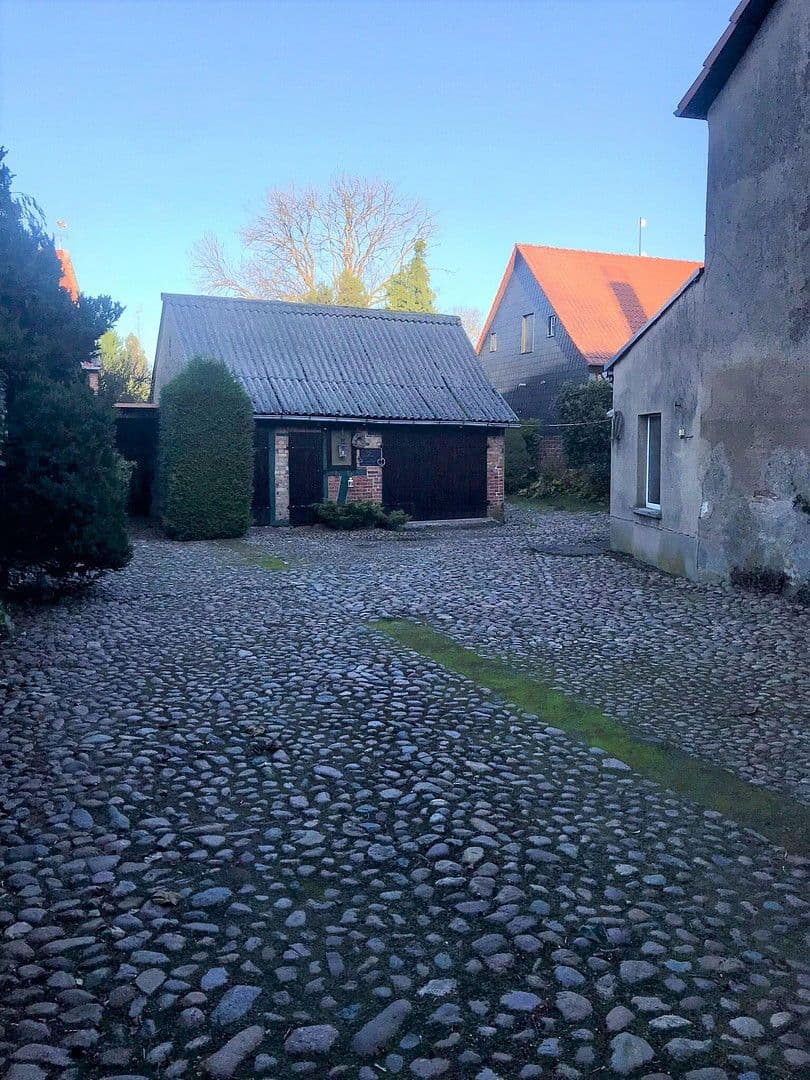 Predaj domu 260 m², pozemek 1.800 m², Lindenplatz 1, Arendsee (Altmark), Sasko-Anhaltsko Predaj domu 260 m², pozemek 1.800 m², Lindenplatz 1, Arendsee (Altmark), Sasko-Anhaltsko