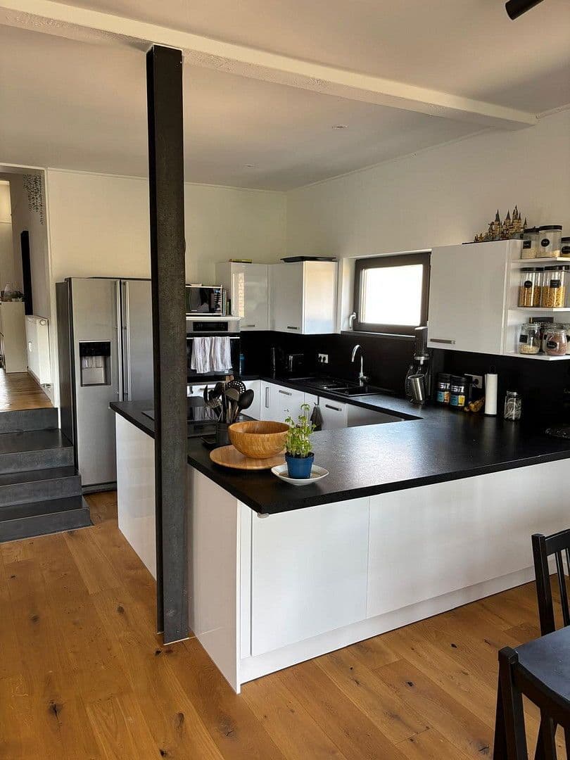 Prenájom bytu 4-izbový 108 m², Rheinauer Str. 34, Brühl, Bádensko-Wurttembersko Prenájom bytu 4-izbový 108 m², Rheinauer Str. 34, Brühl, Bádensko-Wurttembersko