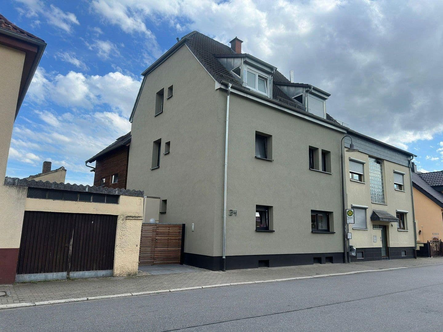 Prenájom bytu 4-izbový 108 m², Rheinauer Str. 34, Brühl, Bádensko-Wurttembersko Prenájom bytu 4-izbový 108 m², Rheinauer Str. 34, Brühl, Bádensko-Wurttembersko