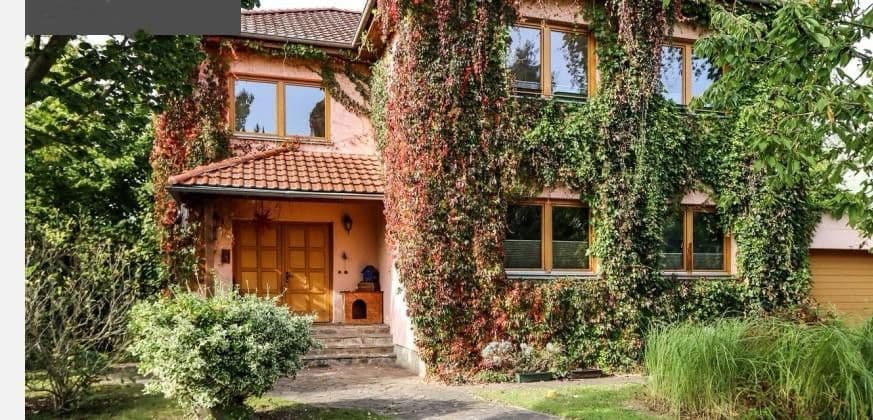 Predaj domu 220 m², pozemek 1.224 m², Falkensee, Brandenbursko Predaj domu 220 m², pozemek 1.224 m², Falkensee, Brandenbursko