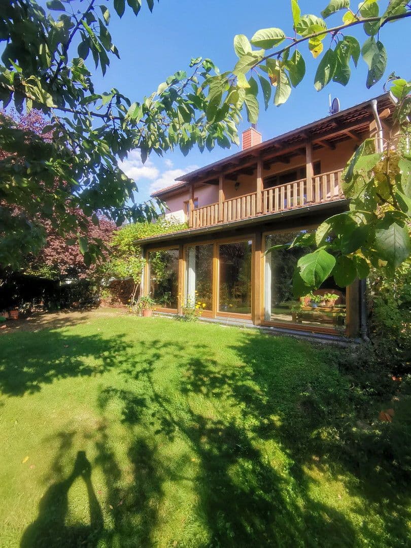 Predaj domu 220 m², pozemek 1.224 m², Falkensee, Brandenbursko Predaj domu 220 m², pozemek 1.224 m², Falkensee, Brandenbursko