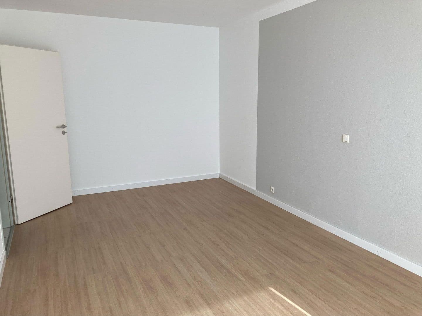 Prenájom bytu 3-izbový 100 m², Kreuzau, Severné Porýnie - Westfálsko Prenájom bytu 3-izbový 100 m², Kreuzau, Severné Porýnie - Westfálsko