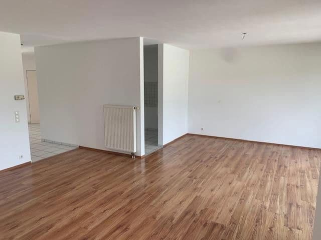 Prenájom bytu 3-izbový 100 m², Kreuzau, Severné Porýnie - Westfálsko Prenájom bytu 3-izbový 100 m², Kreuzau, Severné Porýnie - Westfálsko