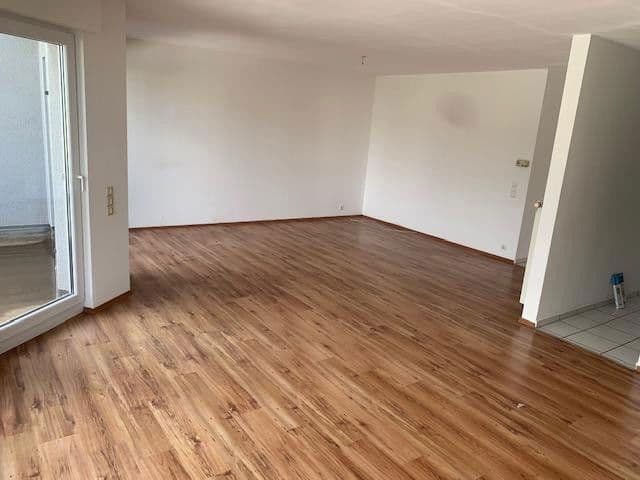 Prenájom bytu 3-izbový 100 m², Kreuzau, Severné Porýnie - Westfálsko Prenájom bytu 3-izbový 100 m², Kreuzau, Severné Porýnie - Westfálsko