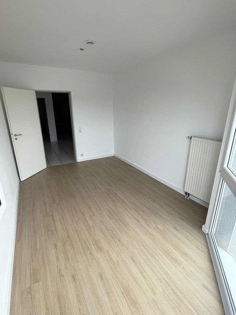 Prenájom bytu 3-izbový 100 m², Kreuzau, Severné Porýnie - Westfálsko Prenájom bytu 3-izbový 100 m², Kreuzau, Severné Porýnie - Westfálsko