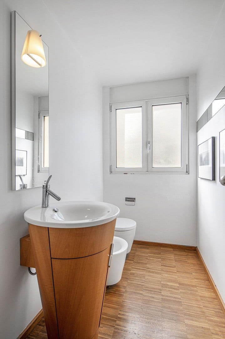 Prenájom bytu 3-izbový 144 m², München, Bavorsko Prenájom bytu 3-izbový 144 m², München, Bavorsko