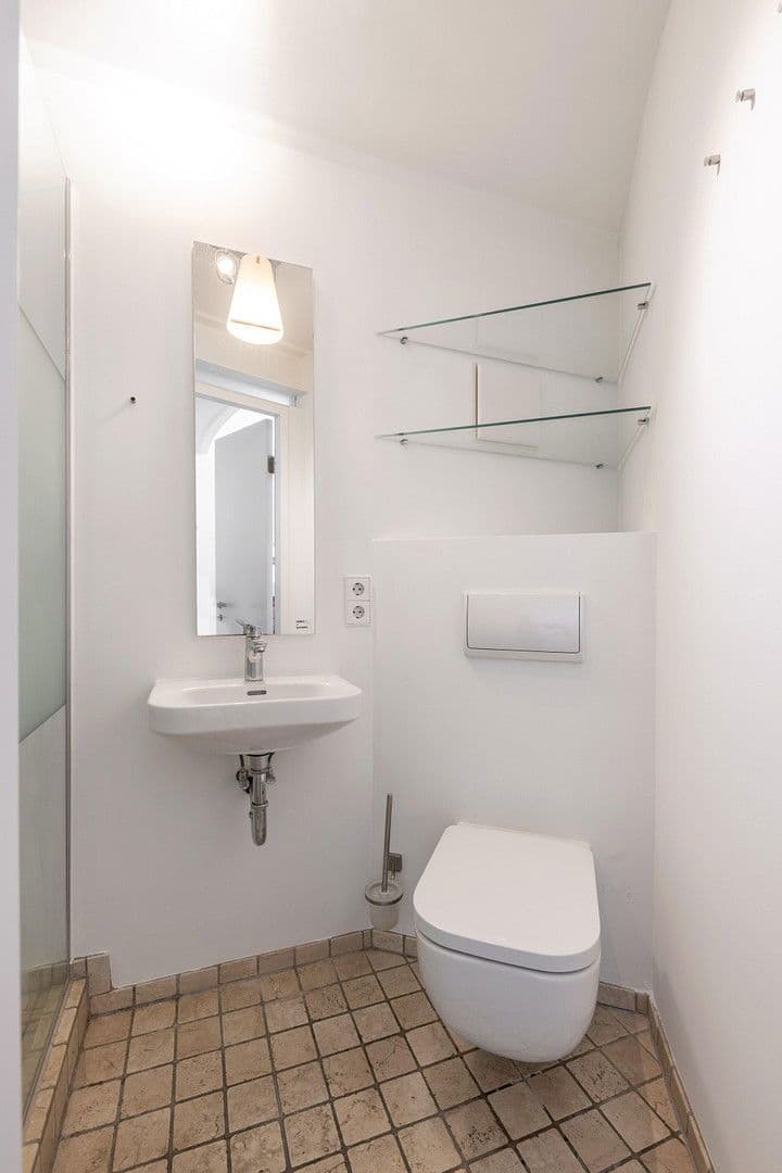 Prenájom bytu 3-izbový 144 m², München, Bavorsko Prenájom bytu 3-izbový 144 m², München, Bavorsko