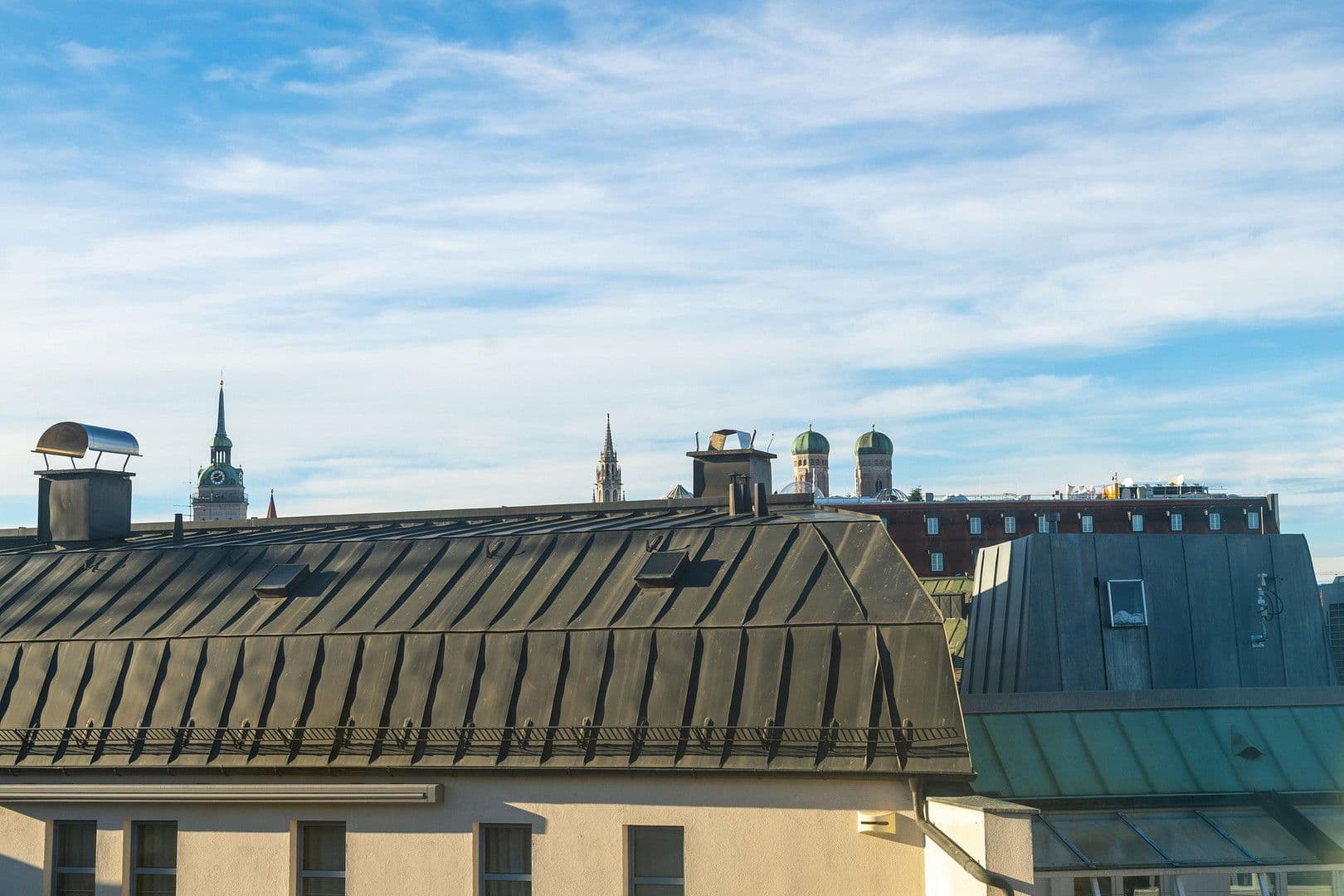 Prenájom bytu 3-izbový 144 m², München, Bavorsko Prenájom bytu 3-izbový 144 m², München, Bavorsko