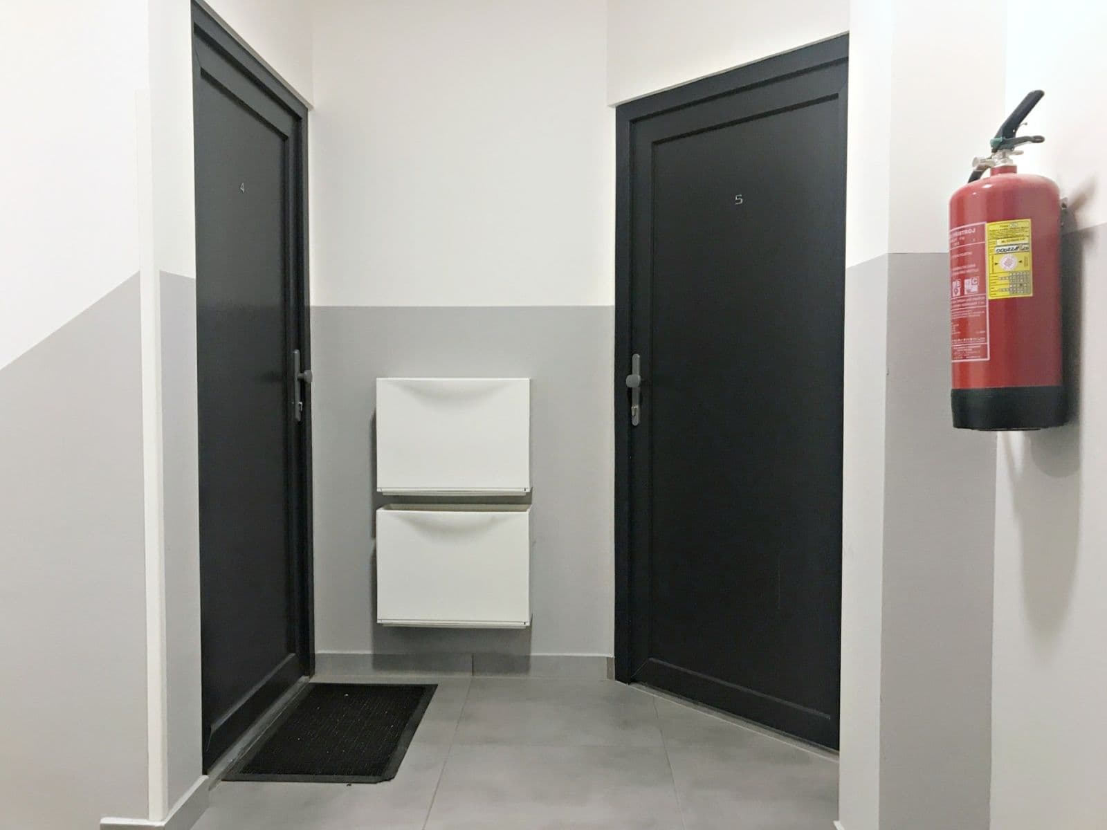 Prenájom bytu 3-izbový 64 m², Nad Vápenkami, Kladno, Středočeský kraj Prenájom bytu 3-izbový 64 m², Nad Vápenkami, Kladno, Středočeský kraj