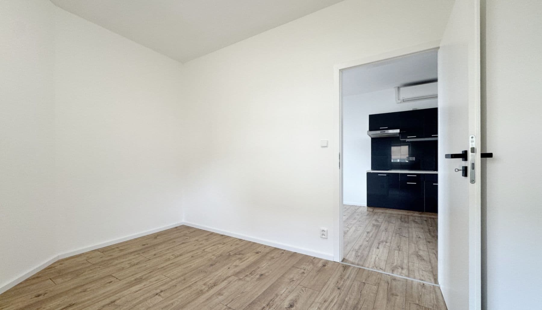 Prenájom bytu 3-izbový 64 m², Nad Vápenkami, Kladno, Středočeský kraj Prenájom bytu 3-izbový 64 m², Nad Vápenkami, Kladno, Středočeský kraj